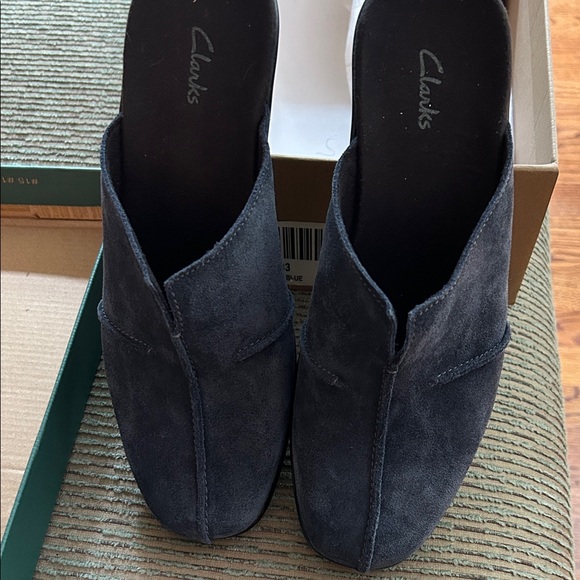 NEW Clarks Suede Clogs - Picture 1 of 1